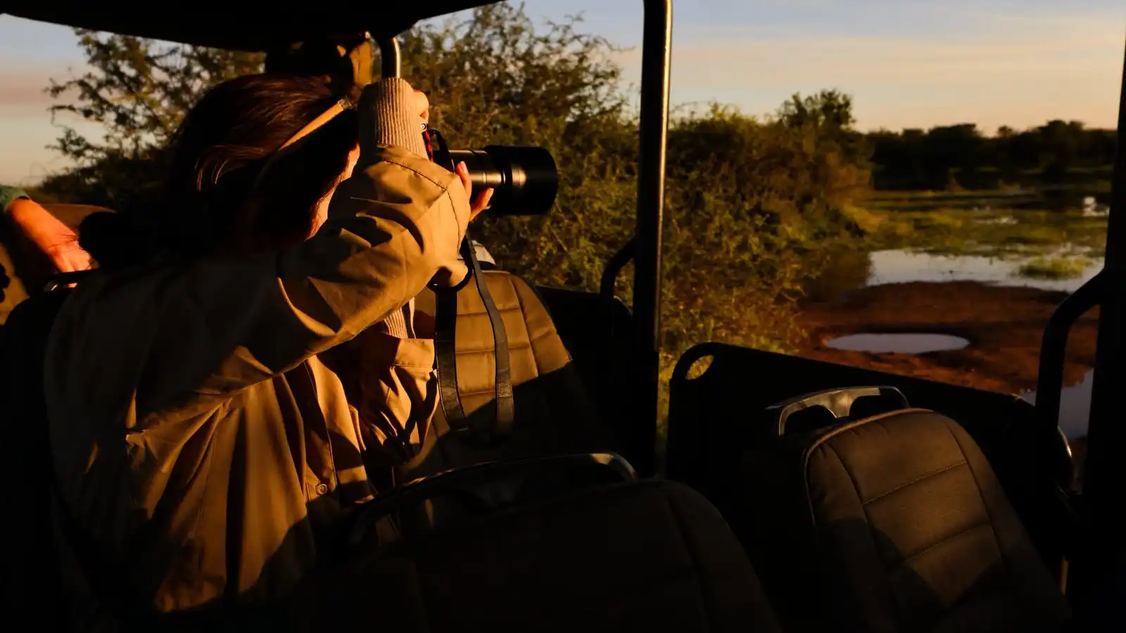Some chase the moment… others capture it forever Safari days through a traveller’s lens.