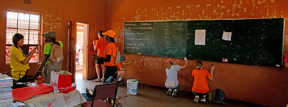 and the work begins with scraping off all the old grubbby paint from 20 years ago