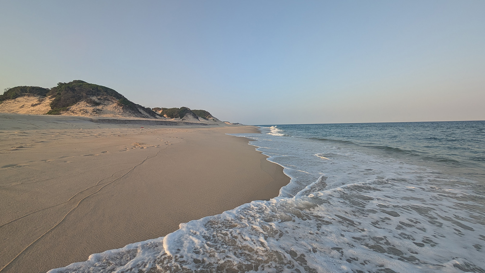 Dune Beach Hostel image 11